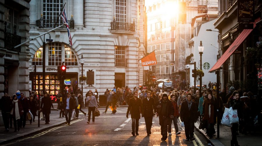 city-sunny-people-street
